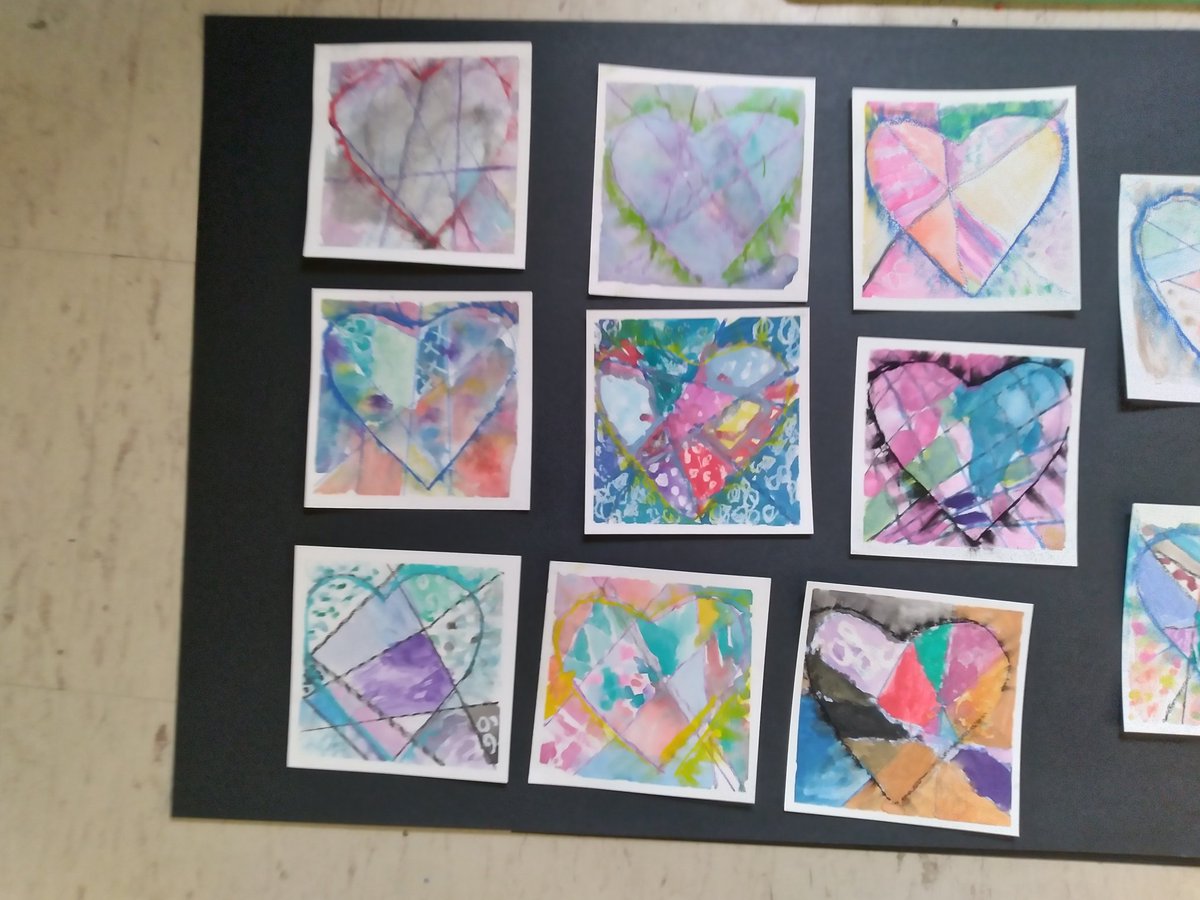 MrsHiltz2's tweet photo. Thank you @kbroadbelt2 for teaching us some cool water color techniques! The kiddos had so much fun with these valentine hearts💕 Can't wait for our next project! https://t.co/olU3GLjSbO