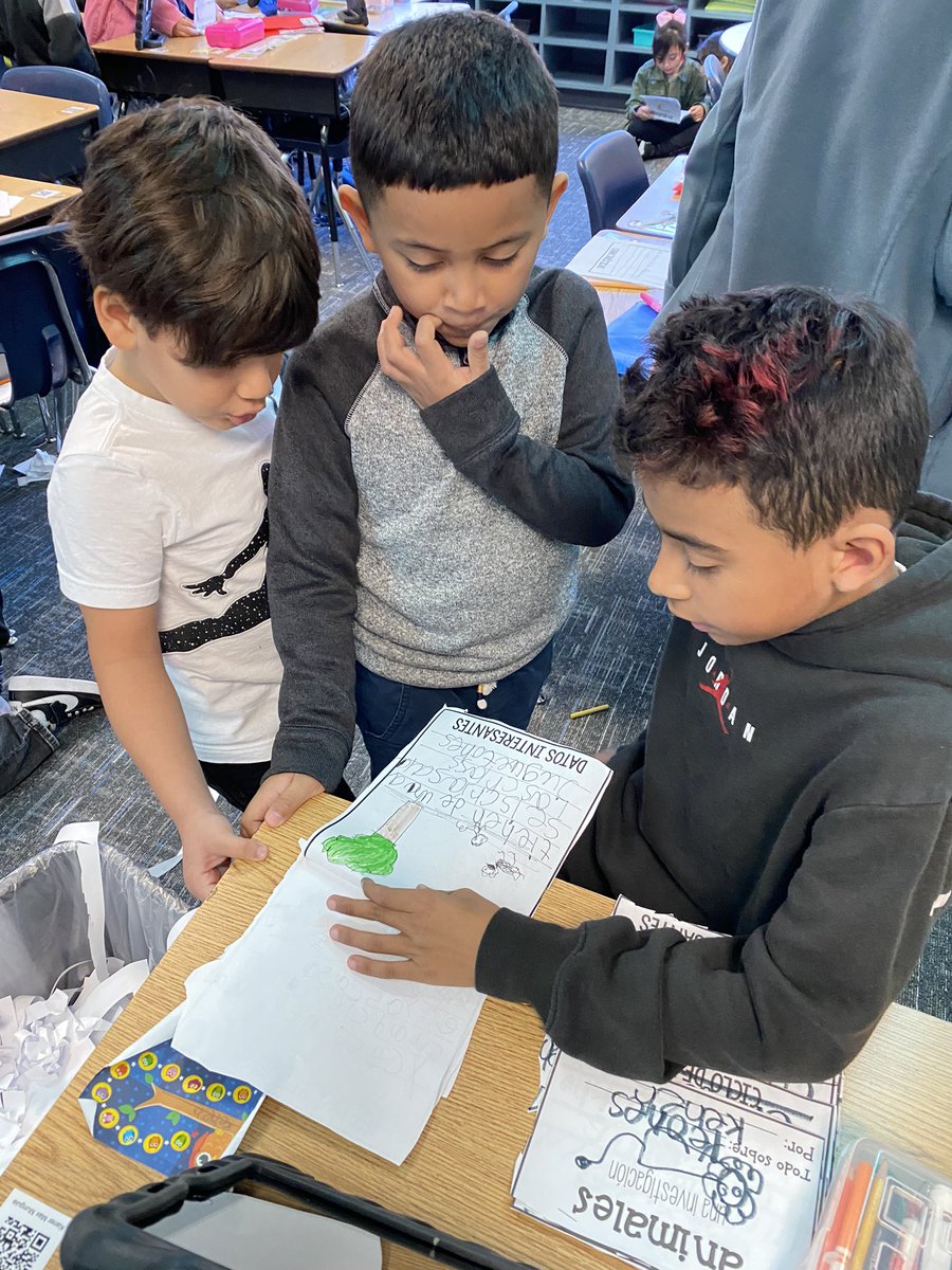 mslanderos03's tweet photo. Thank you @MrsRodriguezC for letting us read to your class 💕 students enjoyed sharing their writing project! @CarrollFISD https://t.co/dAX3bHfTn5