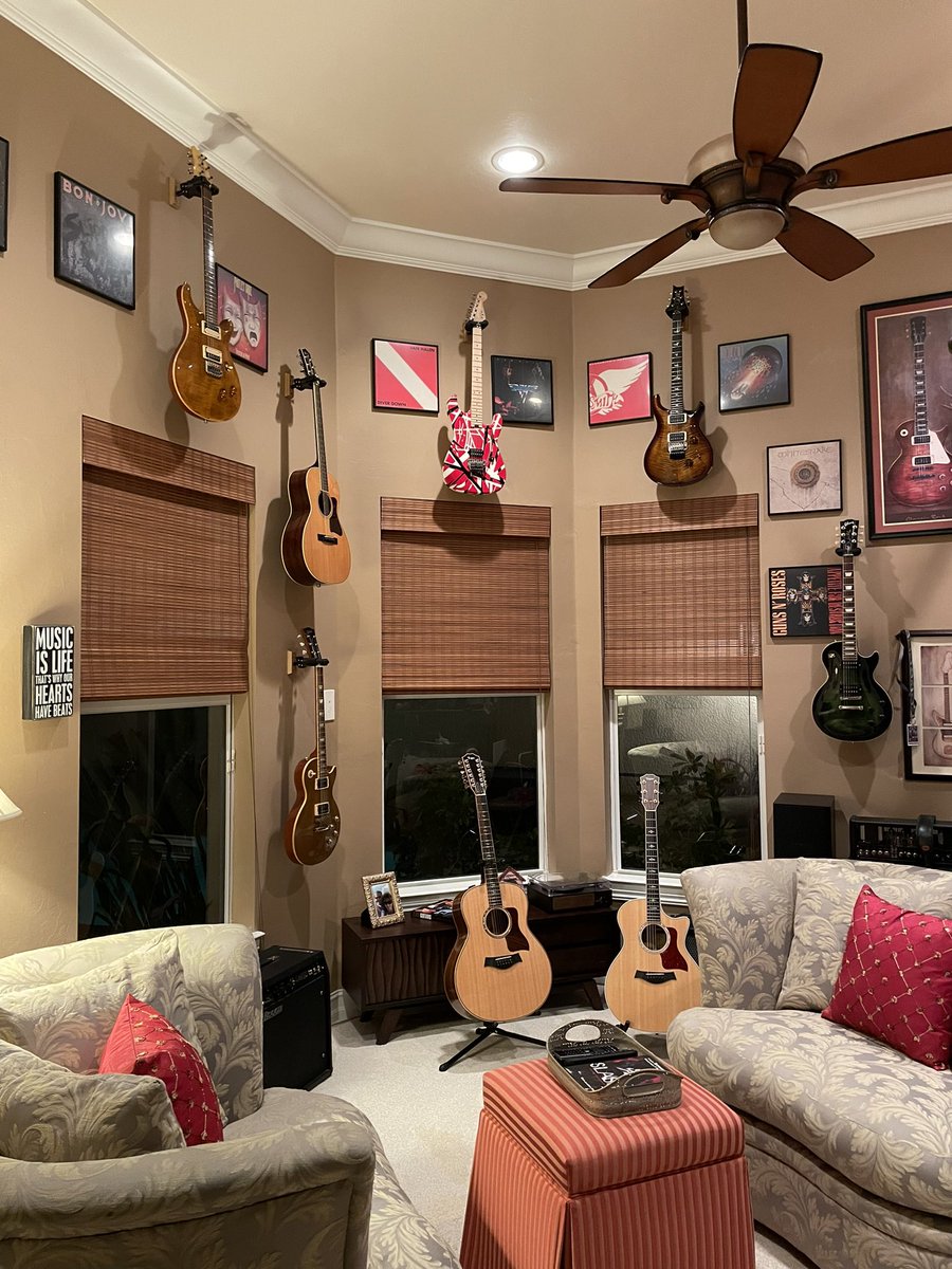 DougBMD's tweet photo. Happy #NationalGuitarDay! #Gibson #PRSCustom #Taylor https://t.co/B0xskfbPb3