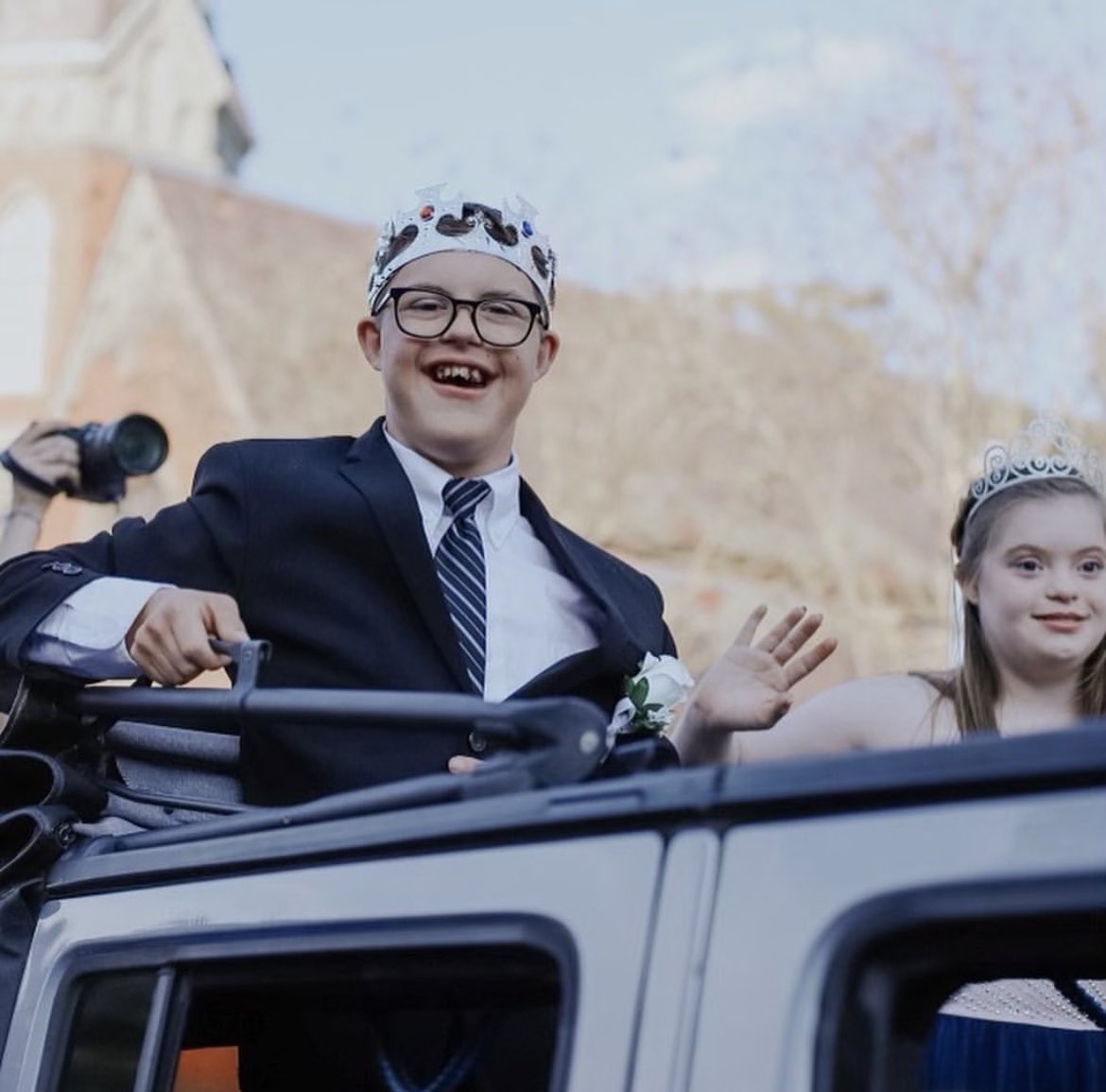 tebowfoundation's tweet photo. 👑 Royalty on board! We love our Kings and Queens! https://t.co/6zy0Lqc3nh