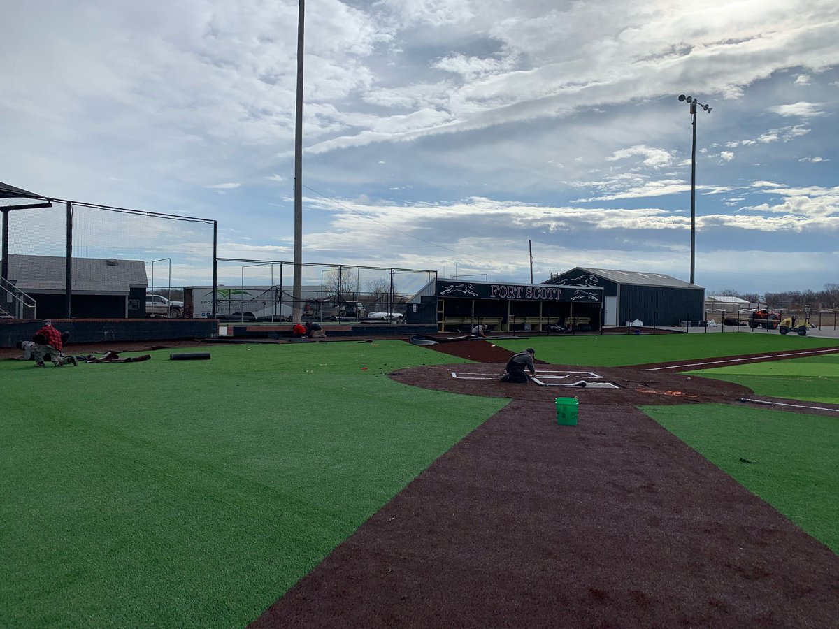 fsccbaseball's tweet photo. Turf crew is getting after it! 
RF warning track is down👌
Walk up strip to Homeplate is down👏
Batters boxes are in👍 https://t.co/UTfRD6RN6d