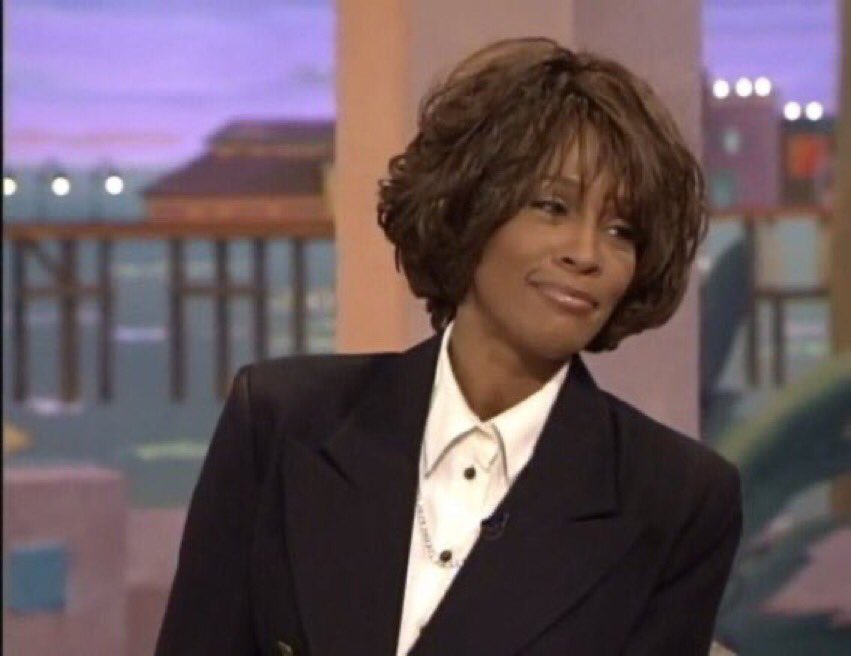 MzKRB's tweet image. Lawd.. Why is Shana giving me Jessica vibes.

#LoveIsBlind