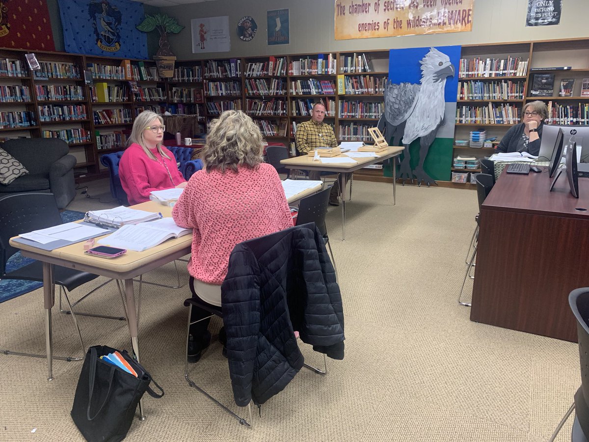 DeNeeshaPhillip's tweet photo. A lot of learning and great conversations! @teach1990 #professionaldevelopment #CHAMPStraining #popcornandPD https://t.co/CZyKkXruod