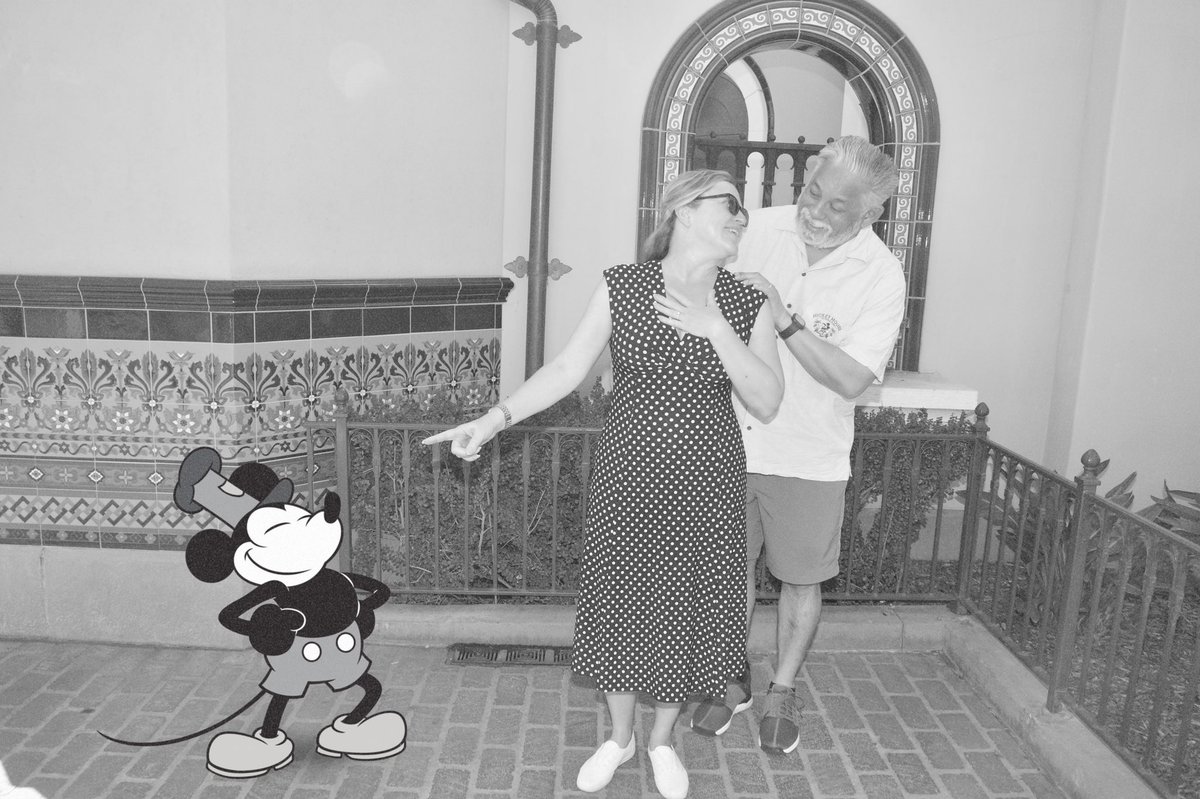 allurbaser's tweet photo. Just hanging out with my love! @mimiboocube #disneyca https://t.co/MwtA1KGv7Y