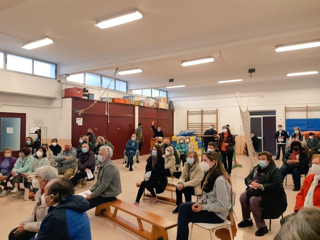 La visita <a href="/EMAYA_Palma/">EMAYA</a> per explicar com funcionarà la recollida porta a porta va crear interès al poble, va ser molt clarificadora. El següent pas serà rebre taules informatives als carrers del poble on hi podrem aportar propostes pel bon funcionament de la recollida.