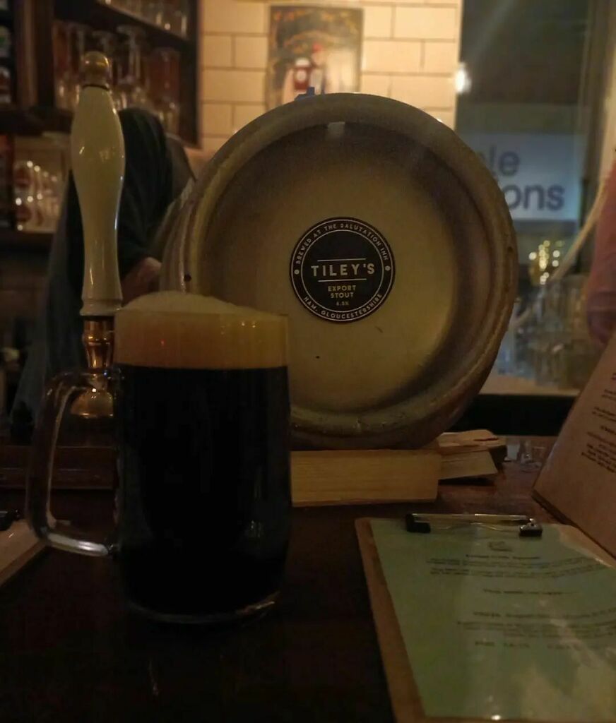 What a beautiful night at @oldbookshopbristol drinking the freshest pint of <a href="/tileysbrewery/">Tiley's Brewery</a> Export Stout around! 

Q freshly tapped pin will now be a regular feature of Fridays at the Old Bookshop, and what a starter with this one! 

A rich, full bodied, sweetened black coffe…