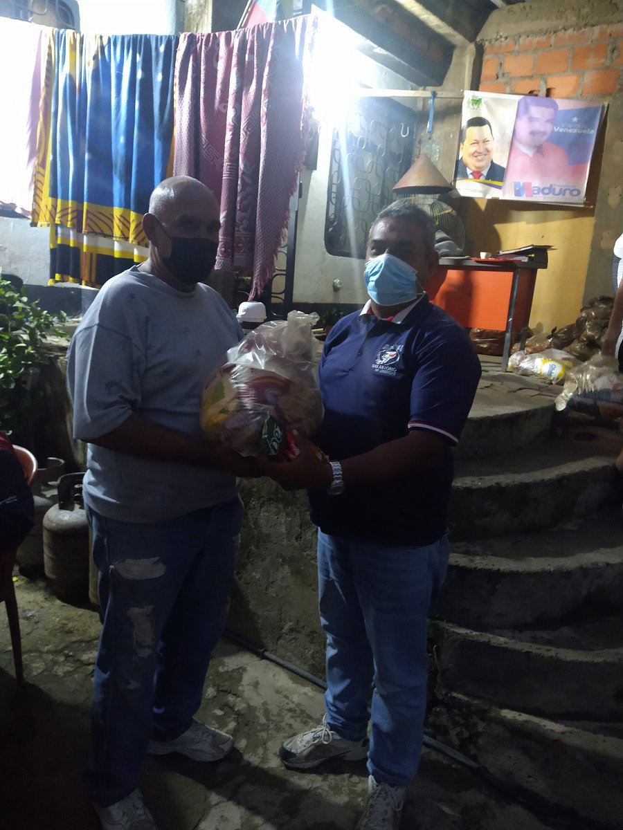 Claplastiendit1's tweet photo. #SoyComunicadorClap 495 Familias de 3 Comunidades del Municipio Pedro Maria Ureña #Claplastienditas reciben la bolsa de alimentación Gracias al trabajo que se viene realizando el Gobierno Bolivariano
@FreddyBernal @BermudezJoseA @carrilloalcald1 @JosuMaldonado13 @arguelloyepfri https://t.co/xFpyCaNk1E