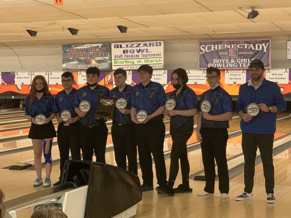 DDeLis16's tweet photo. Congratulations @HoosickFallsCSD  Panthers! Section II Champs 🐾🎳💙 https://t.co/5TVhMAclrg