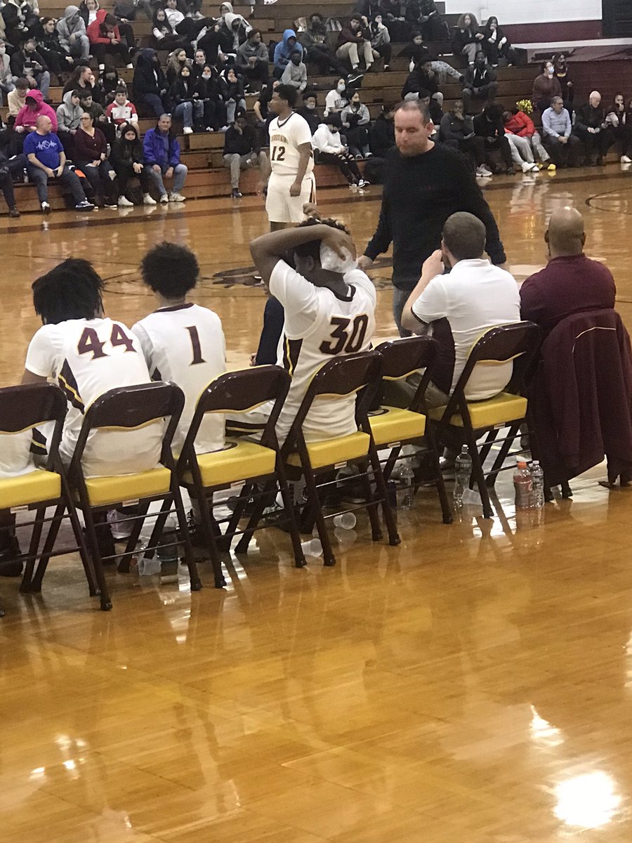 barkley_erick's tweet photo. This has to be the worst coach in the history of Basketball.. https://t.co/5zyLXdeu1F