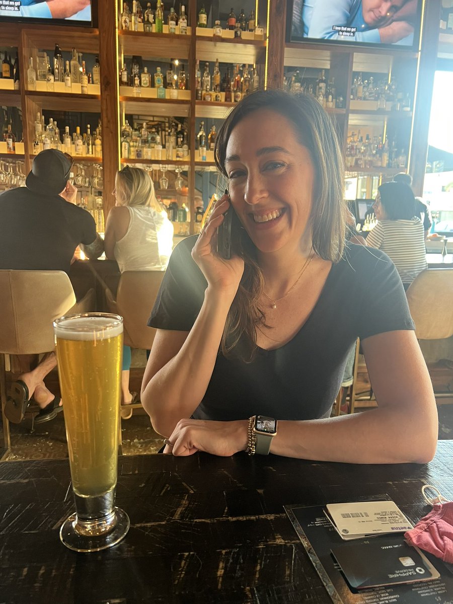 noramayc's tweet photo. Is #mominVC trending yet? Here is @mamashayna ordering a Large cheese pizza from LA for kiddos back home in Chicago #CEOing @SupplyChangeCap https://t.co/zfvW4HaJ1t