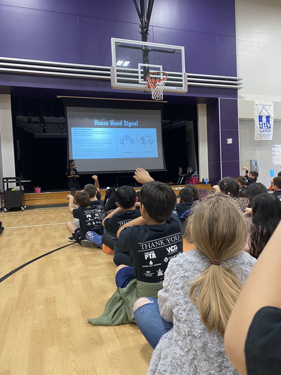 what a great house bonding day with ALTRUISMO 🖤 #housesystem #fielderpride <a href="/FielderElem/">Edna Mae Fielder Elementary</a>