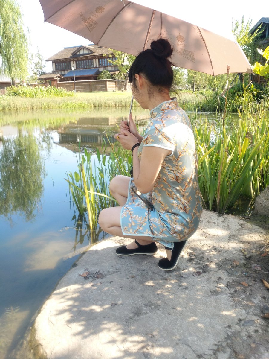 yehaihao41's tweet photo. #一带布鞋 #布鞋  旗袍加一带布鞋😍撸撸撸 https://t.co/VLrTg2IaWN