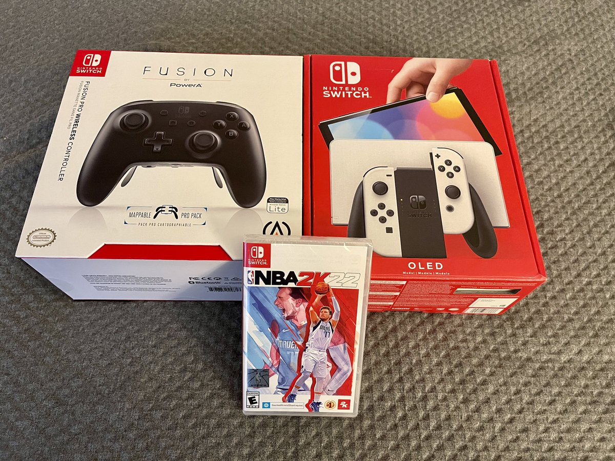 TicoisTocory's tweet photo. About to record 2 @NBA2K NBA2K22 Switch Updates Today Videos! Got the premium controller and the 2K22 for the G’s 💪🏾✨ It’s showtime! Mega uploads inbound… #NBA2K22 #NBA2K22Updates #NintendoSwitch
SwitchGs https://t.co/HY8aIZsh7B