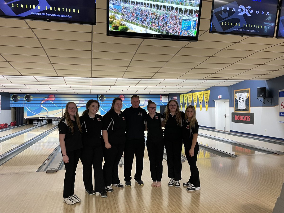 tlownAD's tweet photo. Thank you to our Senior Bowlers for their hard work and dedication.
Girls: Brenna Neyen, Ceci Daily, Hannah Kluesner, Mikya Britton, Brooklyn Neyen and Shelby Rice.

Boys: Garrett Kadolph and Cole Bergfeld.
#wdbobcats https://t.co/WGEda7Qzp2