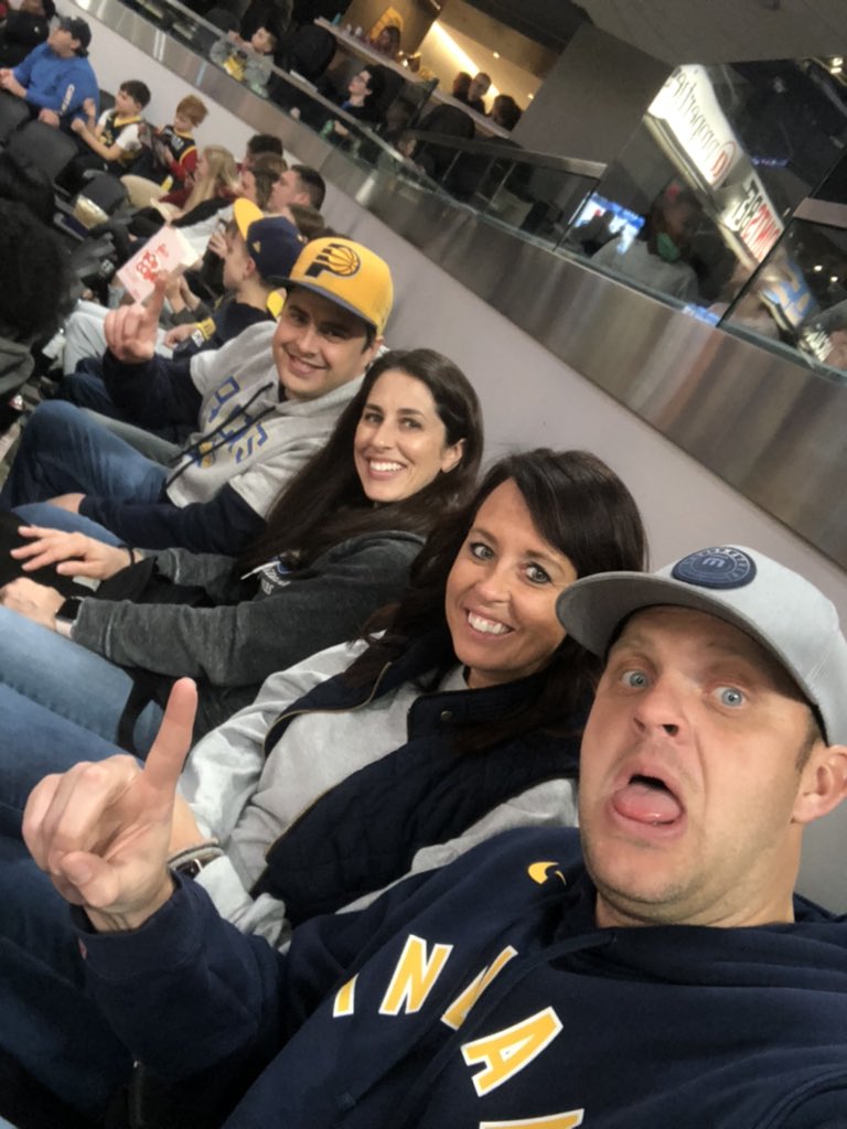 buckbrown40's tweet photo. #pacersgamenight https://t.co/oT7UlCxIGH