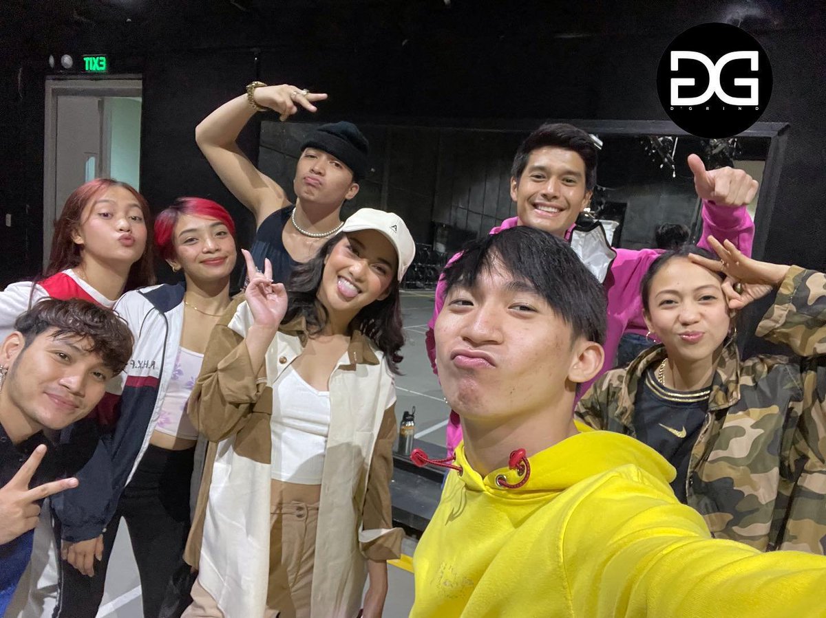 Mamaya na! 💙💛✨ #ShowtimeDeserveMo