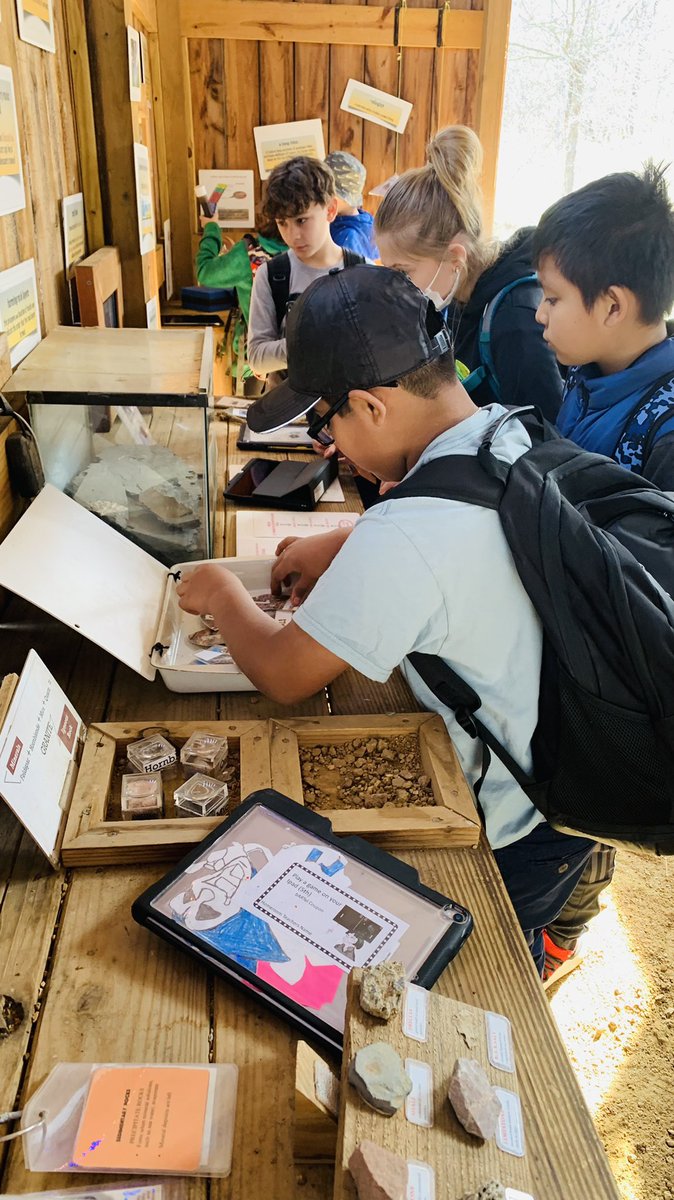 SrtaHdz's tweet photo. Tuvimos un excelente día de aprendizaje en LISDOLA. #5thGradeDual @LISDScience @LISDOLA @PrairieTrailES https://t.co/eSSC4AxUum