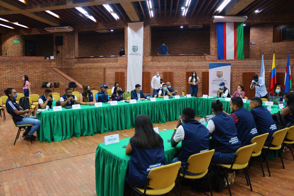 Cali_Participa's tweet photo. El diálogo participativo se sostienen con los CMJ.🙋🏾‍♂️🙋🏻‍♀️

La interacción con la institucionalidad permite la búsqueda de acciones a desarrollar en pro de los jóvenes de la ciudad. 

A cargo del alcalde de Cali @JorgeIvanOspina tomó posesión un nuevo consejero, Luis Junior Hoyos. https://t.co/t4nd5RudJw