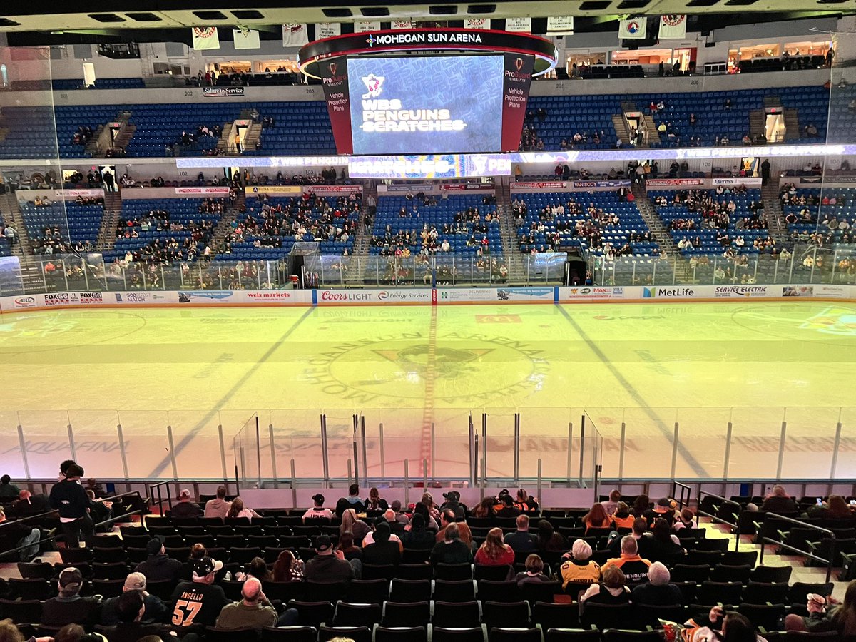 sweetestbitch21's tweet photo. @WBSPenguins happy early Valentine’s day to me. Would say I’m a lucky girl 😘 https://t.co/h0PQR8gHEd