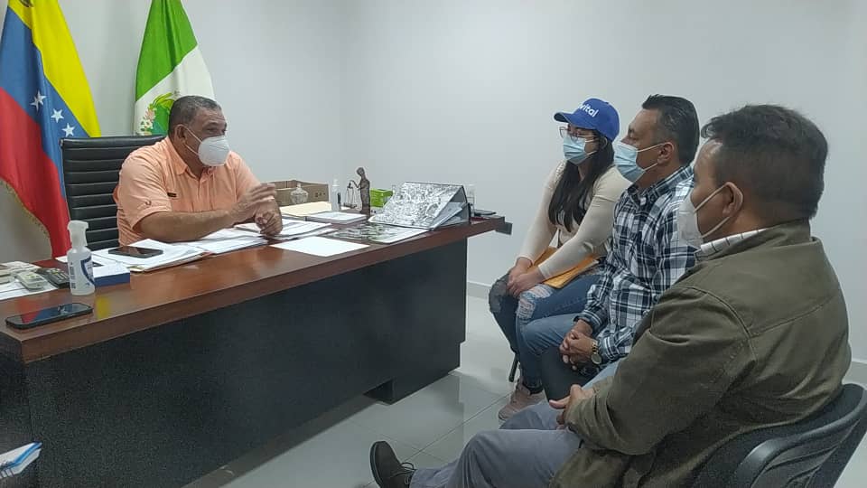 Alc_Carrizal's tweet photo. 400 empleos generará  Redvital en los Altos Mirandinos
 
La alcaldía de Carrizal otorgó los permisos correspondientes a la empresa Redvital, la farmacia más grande de Latinoamérica, para su próximo funcionamiento en el municipio. https://t.co/hsKTrNLldS