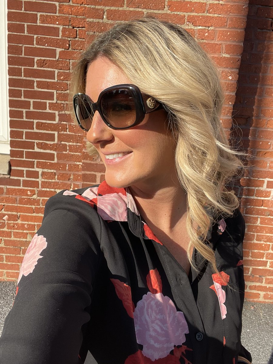 EReidenbach's tweet photo. Birthday Girl @SherylCrow once told us to soak up the sun and lighten up. It’s 61 degrees in February when it should be a balmy 25. My intentions should be quite clear. Not Pictured: My Communist sidekick…he’s at a meeting 📸☀️ #Aquarius #LetTheSunshineIn https://t.co/HQ8SAImpD4