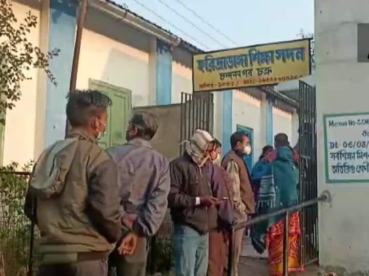 abplive's tweet image. #WestBengal: Voting Begins For Four Civic Bodies With Full #CovidProtocols

Read more: bit.ly/3BerIAc