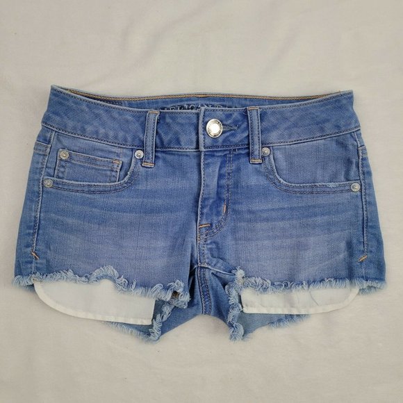 KathieW33451384's tweet photo. So good I had to share! Check out all the items I'm loving on @Poshmarkapp from @StephanieBushak #poshmark #fashion #style #shopmycloset #bobeau #mamabling #americaneagleoutfitters: https://t.co/DhcvPPjaYk https://t.co/gLBLphK3yu