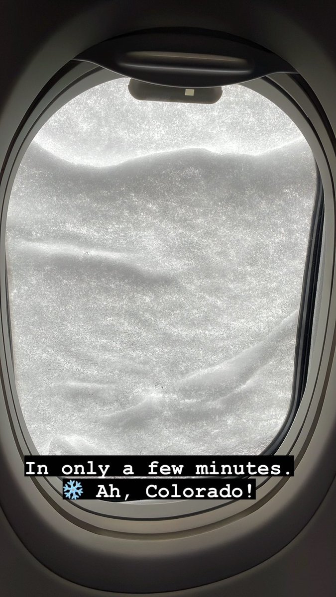 runlikeafoxie's tweet photo. The joys of living (and flying out of) Denver. ❄️✈️ El Paso Marathon, here I come!
#weatherdelays #snowytakeoff #marathonbound #nativetexan #marathoner https://t.co/BDNZwu9Ioy