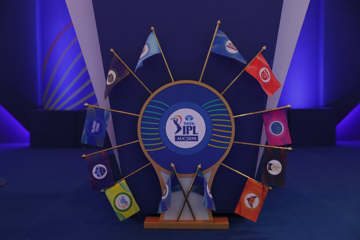 IPL's tweet photo. The Stage is set 🤩🤩

Just under an hour away from the #TATAIPLAuction 2022  😎👌🏻 https://t.co/RyvrLvyG2j
