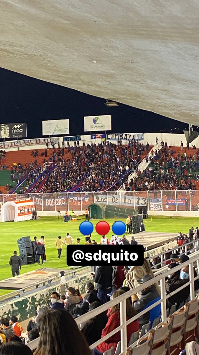 juanmaguirre1's tweet photo. #LaAKDVaAVolver #Ambato se pintó 🔵🔴🔵 @SDQUITO https://t.co/3gLiq0qqTp
