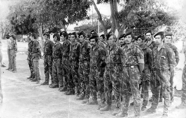 war_only's tweet image. Заморская война в Португальской Гвинее – бронетехника в бою, или Дивный эпизод атаки партизан, отбитой при помощи оригинального способа стрельбы из миномета "с рук"...

war-only.com/zamorskaya-voj…