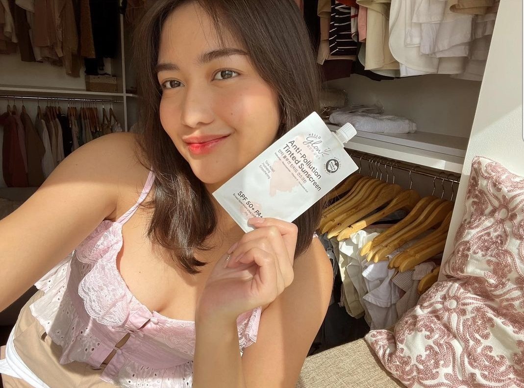 charliedreamers's tweet photo. [ CHARLIEstagram Post Update 💗 ] 

What's your favorite sunscreen? 

#CharlieDizon | @charliedizon_ 
#HelloGlowAntiPollutionTintedSunscreen #HelloGlowOfficial #SayHelloToYourGlow https://t.co/h3hSOA1pY2