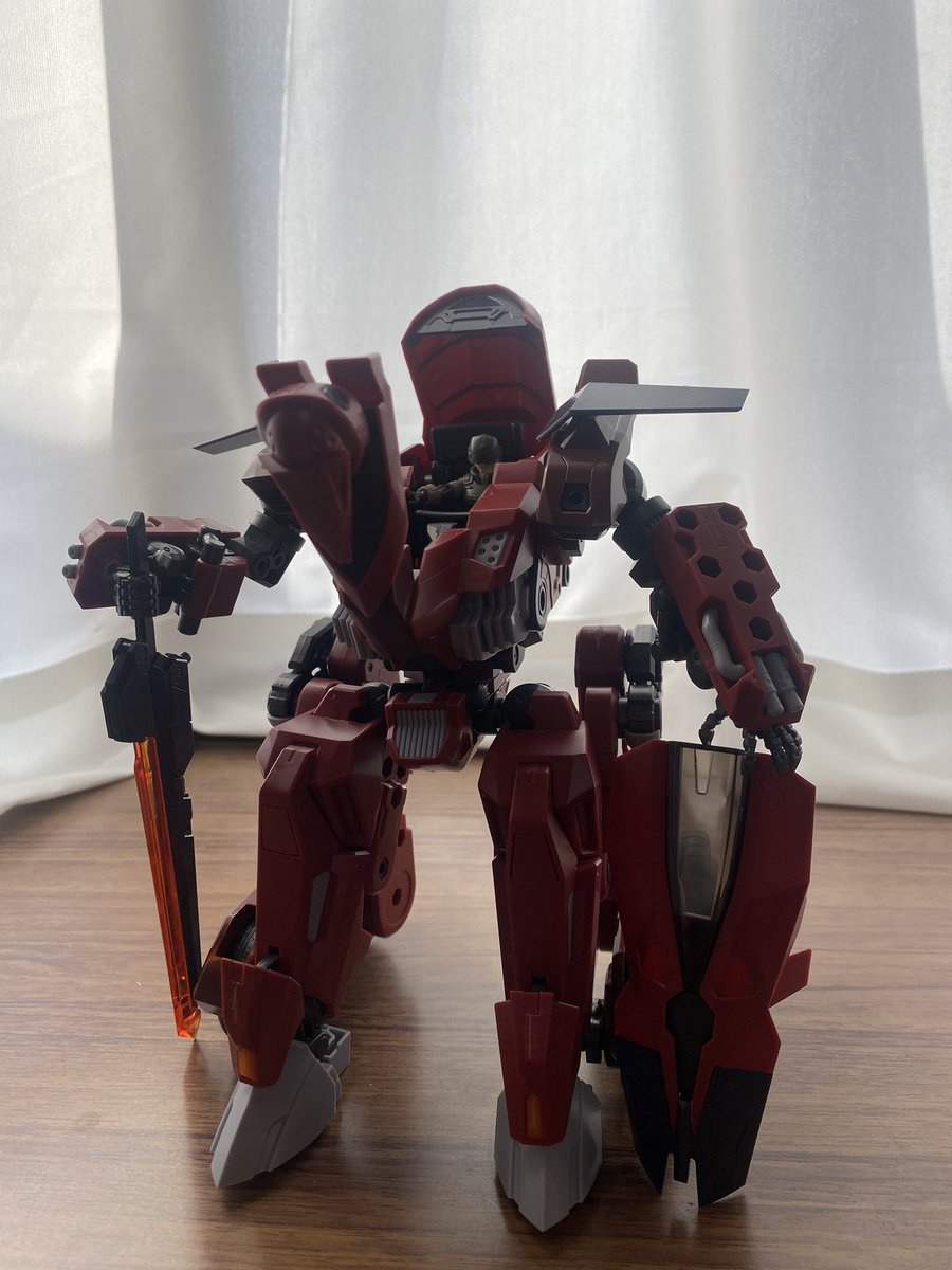 KarumaKamui's tweet photo. 久しぶりにガンプラ以外の作った。パチ組だけど、ヘキサギアかっこいい。ガバナーもコクピットに乗せられるし、ガンプラ以外もいいね！！
#ヘキサギア　#バルクアーム・グランツ https://t.co/HB7YcLbmcS