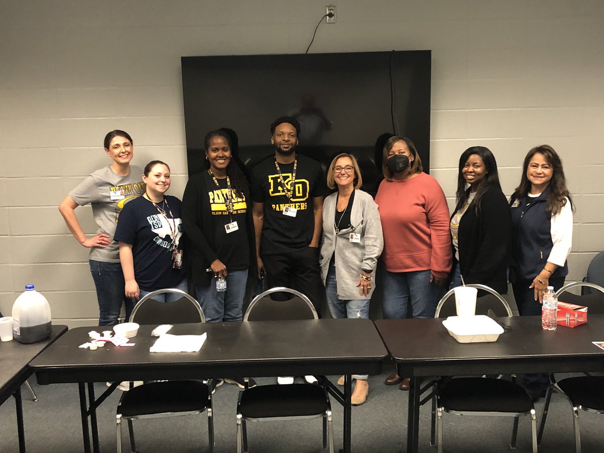 kohscounselors's tweet photo. What an amazing week it’s been to be a @KleinOak counselor! Thank you to everyone who took a moment to celebrate us this week! 🐾💛🖤💛 #thankfulgratefulblessed #NationalSchoolCounselingWeek @KISD_Counselors https://t.co/K26lNfsWm0