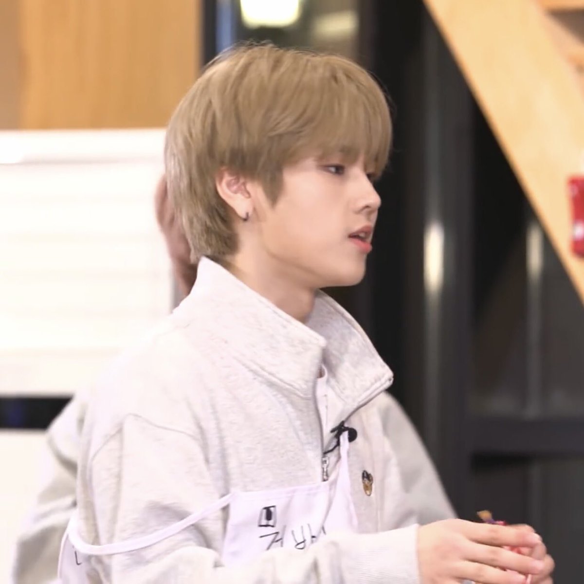 start the day with this jungsu 🤍