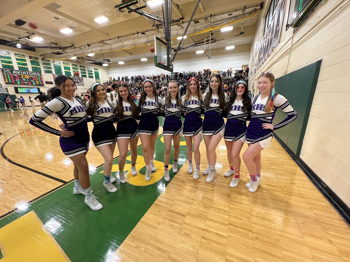 mhsmiddiecheer's tweet photo. 📣 #LetsGoPurple #BeatTheAves https://t.co/nlA7nLvuIl