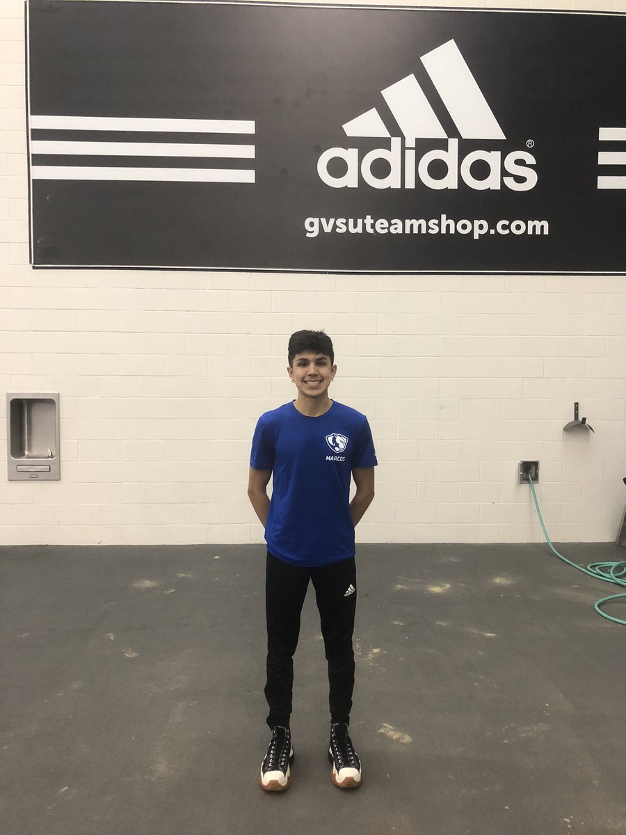 EIU_TF's tweet photo. 🚨Top 10 alert🚨
Jaime Marcos runs his way to #4 EIU indoor all time list with a time of 14:12.37!
Dustin fought hard to close with a time of 14:22.19 https://t.co/Lj2zmtPGKQ