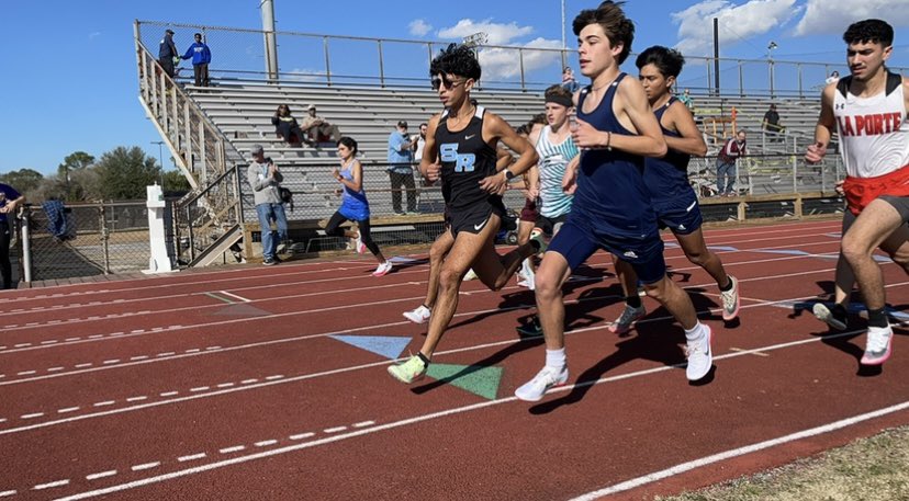 Jxnthn1's tweet photo. Brown Relays Double Distance Champ 🥇 
Waited about 4 years for it but hey  now the 32 and 16 are my events!

@SAMRAYBURNXC @CoachSweeneyXC @SamRayburn_HS @SRHS_KHernandez @TexansSportsMed @SRHS_BoysTF https://t.co/yt1X1jP98f