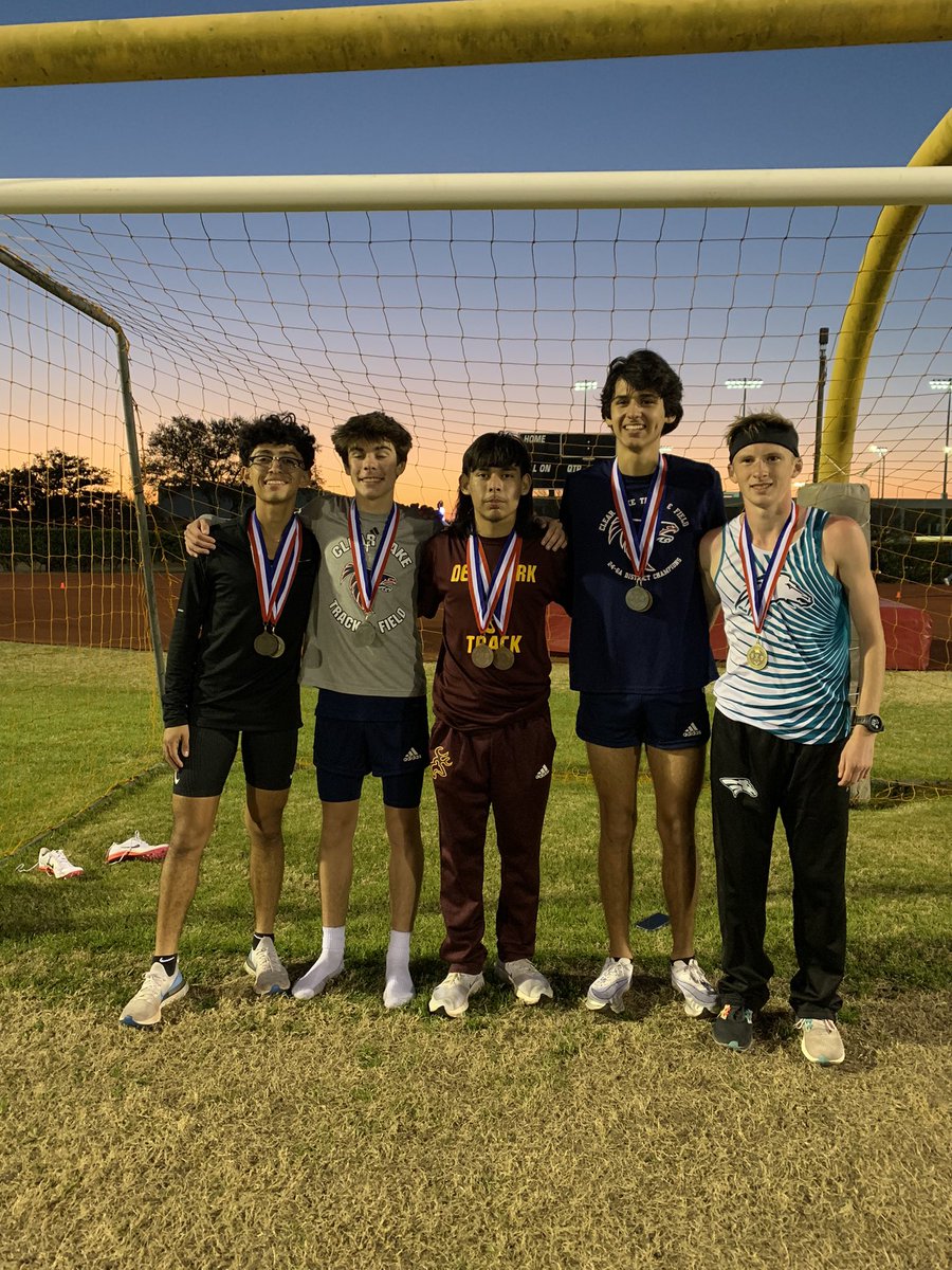 Jxnthn1's tweet photo. Brown Relays Double Distance Champ 🥇 
Waited about 4 years for it but hey  now the 32 and 16 are my events!

@SAMRAYBURNXC @CoachSweeneyXC @SamRayburn_HS @SRHS_KHernandez @TexansSportsMed @SRHS_BoysTF https://t.co/yt1X1jP98f