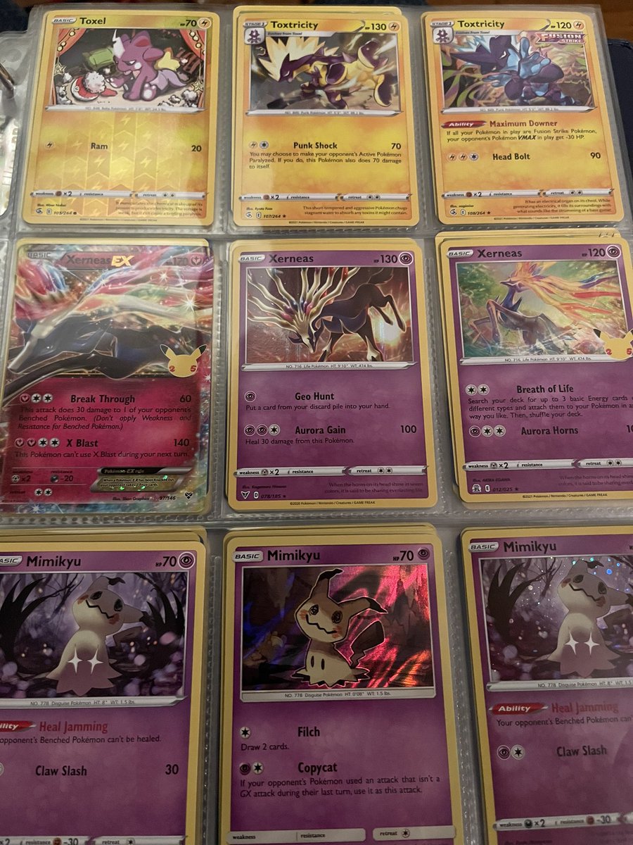 Nice page I made from old/new pulls.

#pokemontcg #pokemon #pokemoncards #pokemoncommunity #pokemoncollector #tcg #pokémon #pokefan #pokedex #pokemonart  #pocketmonsters #pokemonfans