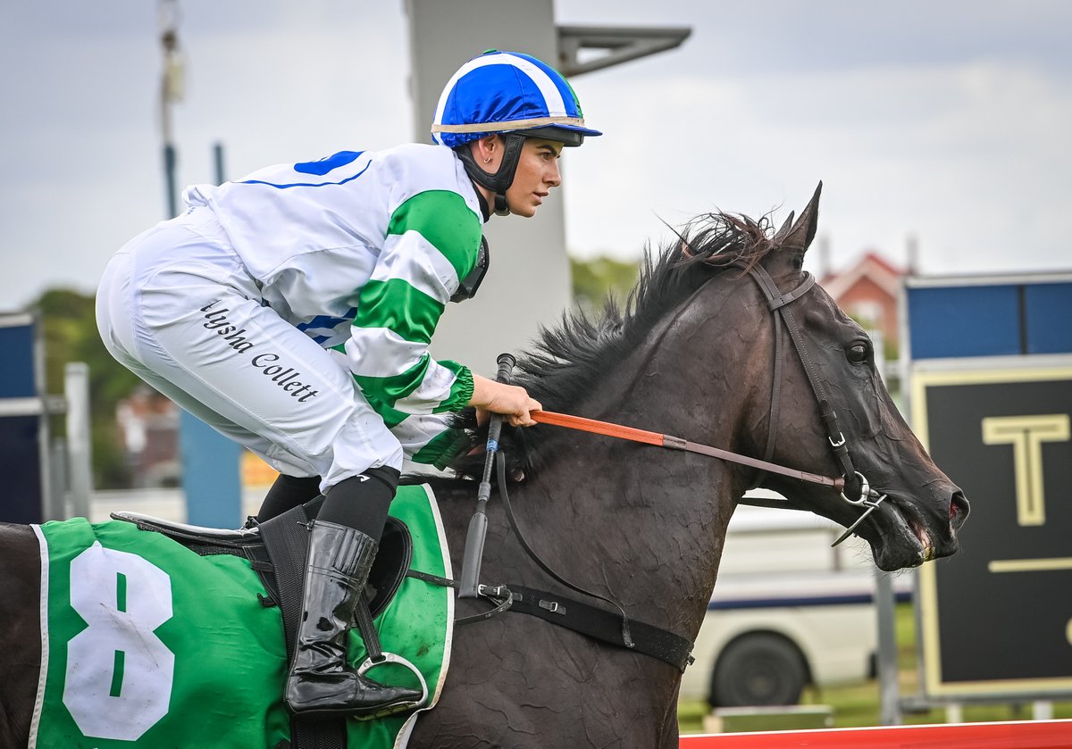 newcastleraces_'s tweet photo. CROSS THE RUBICON (@AlyshaCollett for @BWiddupRacing) wins R1 Engagevr Mdn Handicap (1200m) and going on to win comfortably. 2nd Annulus (B Spriggs), 3rd Beholder (M Bell), 4th Amathuba (G Buckley). RT 1:11.84 (last 600m in 34.42). Official margins were 1.5 L x a head. #engagevr https://t.co/ga439kR3GH