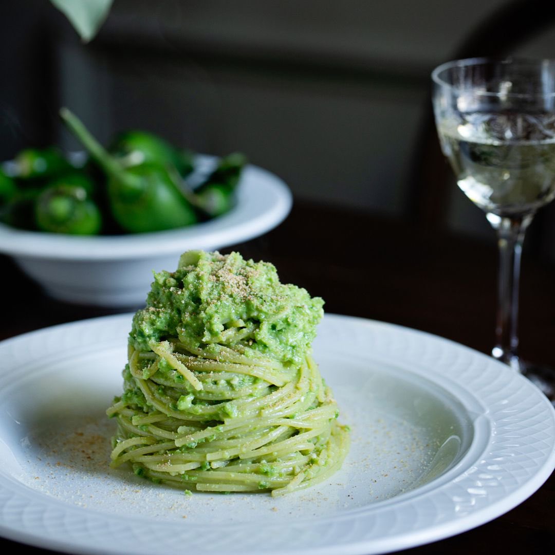 daToniEnsenada's tweet photo. Spaghetti con Pesto de chile Serrano y Jalapeño. 

#datoniensenada #datoni 
#bajacuisine #mediterraneancuisine #pastafresca #freshpasta #bajacalifornia #ensenada #foodporn #bajacali #restaurante https://t.co/qKUoPx67OE