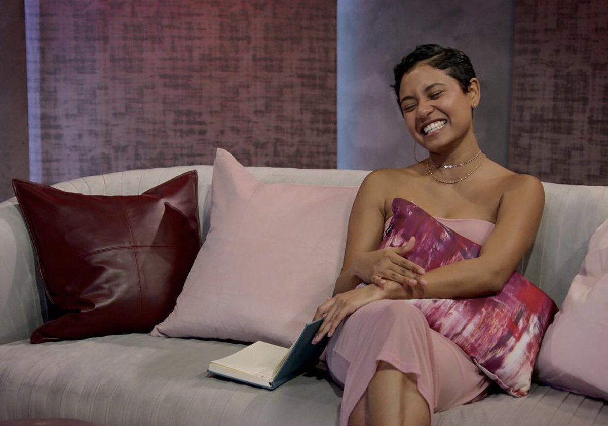 leahniara's tweet photo. Can we all agree that Iyanna is our favorite this season? #LoveIsBlind https://t.co/VplkJgdnh3