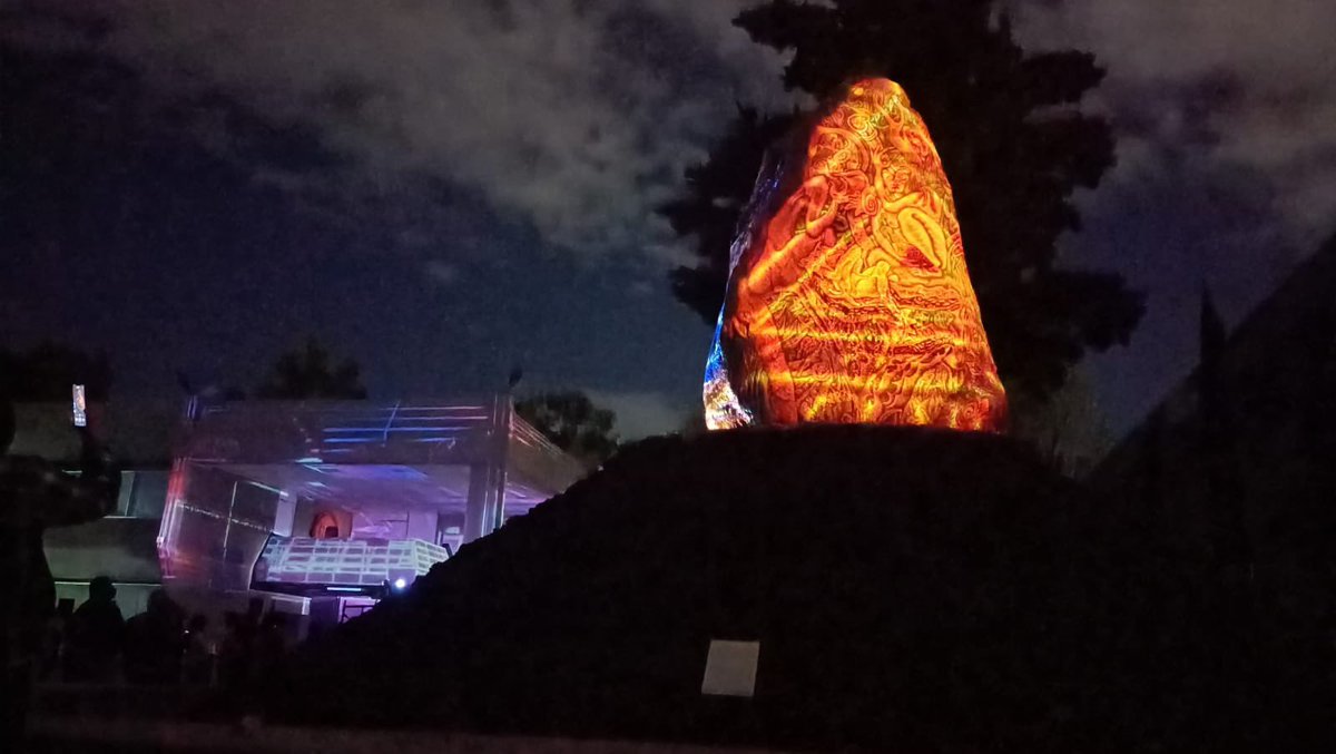 FES_ACATLAN's tweet photo. #HoyEnLaFES tenemos listo su regreso, los esperamos. Te esperamos el próximo lunes, martes y miércoles para disfrutar de este goce visual con un mapping listo para recibirte. #ACÁnosVemos #AcatlánMeEncanta https://t.co/ZzxUzO495z