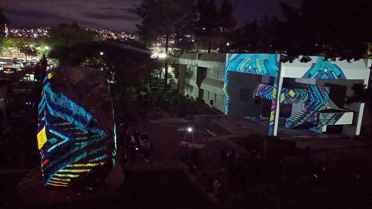 FES_ACATLAN's tweet photo. #HoyEnLaFES tenemos listo su regreso, los esperamos. Te esperamos el próximo lunes, martes y miércoles para disfrutar de este goce visual con un mapping listo para recibirte. #ACÁnosVemos #AcatlánMeEncanta https://t.co/ZzxUzO495z