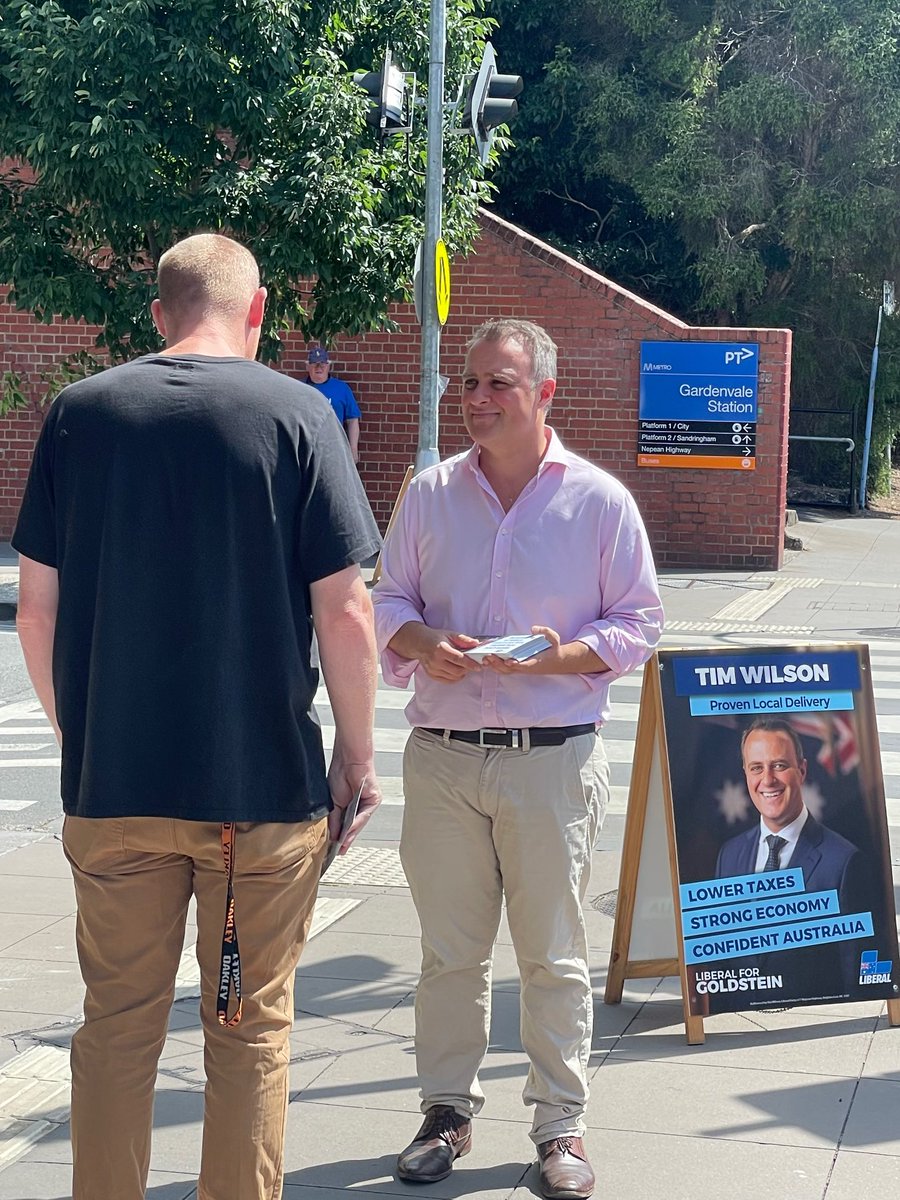 TimWilsonMP's tweet photo. Lovely morning in Martin Street with residents raising many issues: aged care, local environment, Labor’s retiree tax, and one person who hates the compulsion of super and wants more early draw downs and was interested in #HomeFirstSuperSecond https://t.co/D1XUlWN860