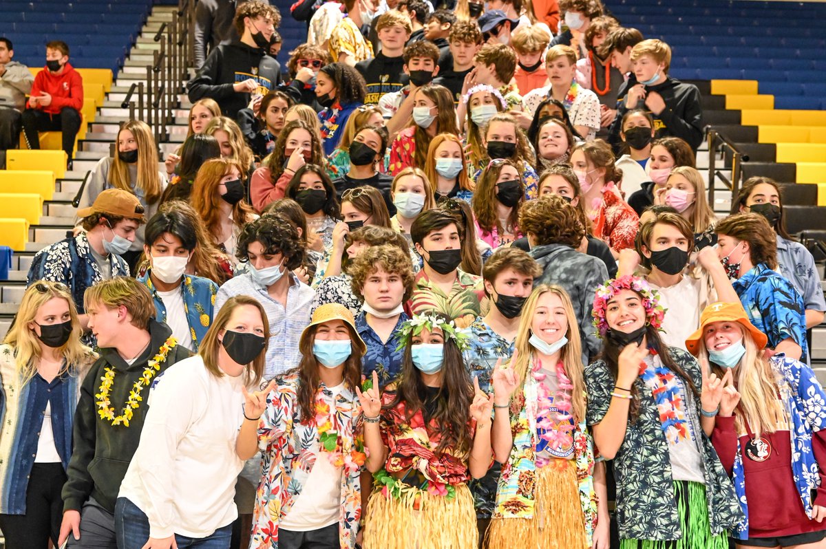 Ram_Snaps's tweet photo. Yes!!! The streak is broken. Boys Varsity Basketball with the big W tonight, 49-41 over West Springfield. Congrats! Great playing, a rockin' student section and Robo-ESPN reporting court-side. @RobinsonBBall https://t.co/yniGKPiZzV