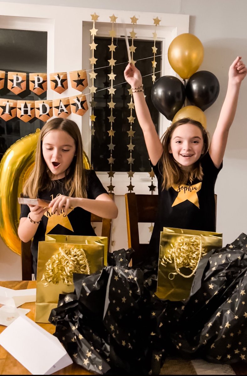 NittoliL's tweet photo. That moment you find out you’re going to see @HamiltonMusical ! @Lin_Manuel #Hamilton #Hamilkids #RiseUp https://t.co/likOpqdYio
