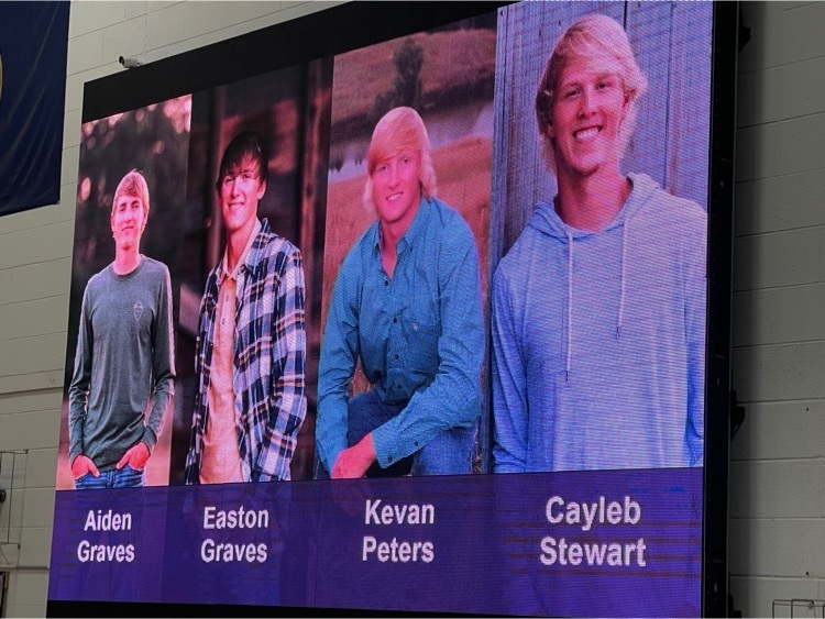 wreagles's tweet photo. Special night to celebrate our seniors and their parents. #onemoretime #memories https://t.co/Ryvovhm4aw