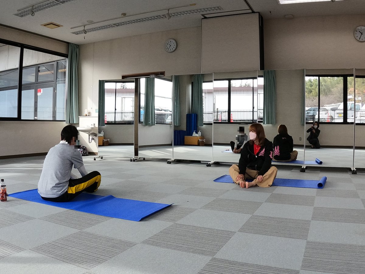 fujimi_onsen's tweet photo. 🧘♂️ #SPAFIT のご紹介
毎週土曜10:30からは
⭐︎ #ボディメンテナンス Q-Ren ⭐︎
の #レッスン を行なっています❗️
#簡単 な #ストレッチ、#骨盤体操 で、#腰・膝痛予防 と改善し、動きやすい身体を目指します✨
お子様からご高齢者まで、どなたでも始めやすいレッスンですよ😄👍
#富士見温泉 #赤城 https://t.co/CltOXvL9GU